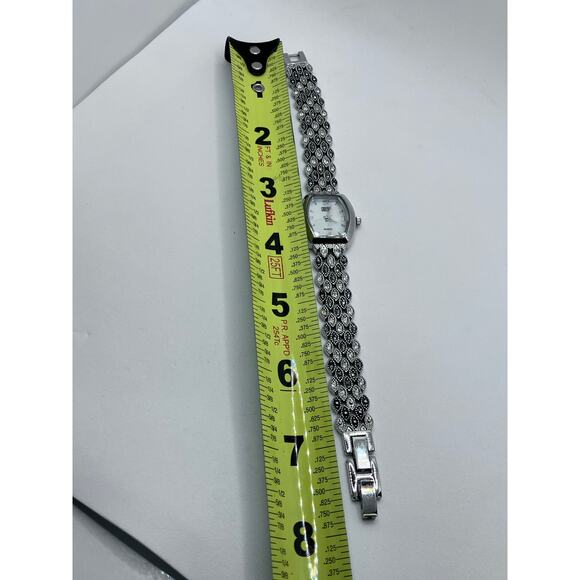 Gruen II Women's Silver Tone Watch Black Gray Analog *new battery* - Picture 9 of 10